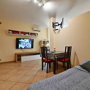 https://casa-vacanze-la-fenice-lecce-73100.lecce-hotels.com
